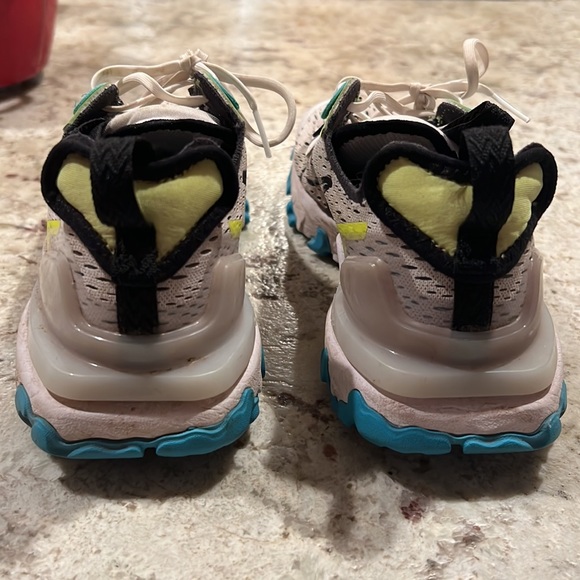 6.5Y but is an 8 in women’s - Picture 3 of 4